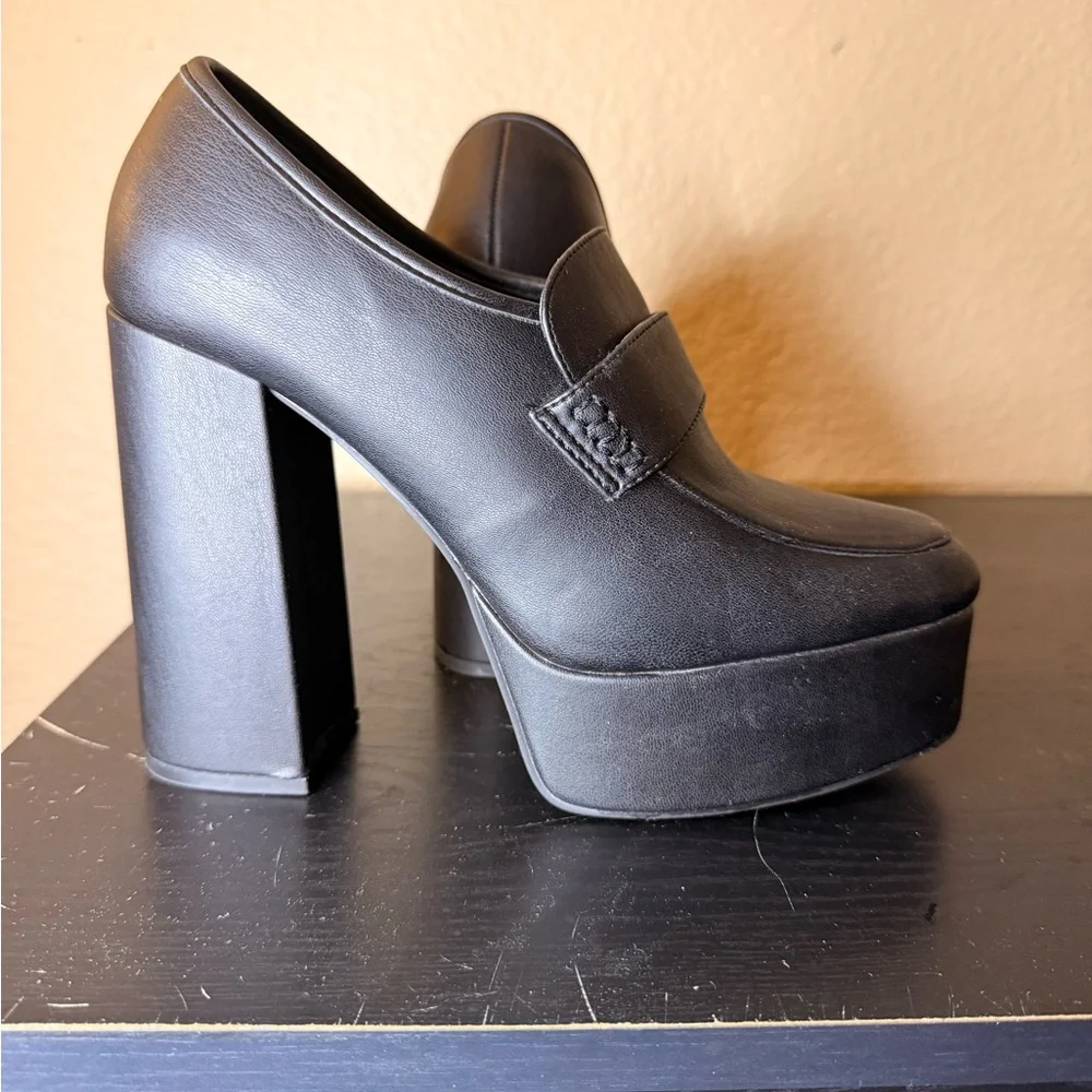 Madden Girl Dean Black Platform Loafers - Picture 2 of 9